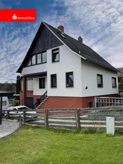 Außenansicht  - Haus kaufen in Bad Köstritz - Wohntraum mit Pool