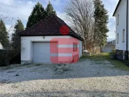 Garage mit Schuppen