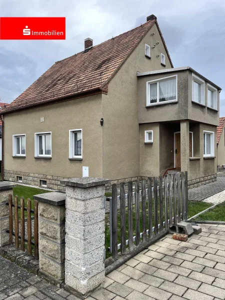 Außenansicht - Haus kaufen in Pölzig - Einfamilienhaus mit großem Garten in ruhiger Lage