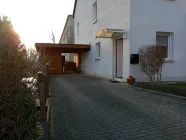 Einfahrt Carport