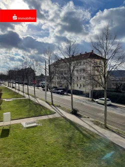 2 - Aussicht Front - Wohnung mieten in Gera - Neu renovierte 3 Raumwohnung in zentraler Lage