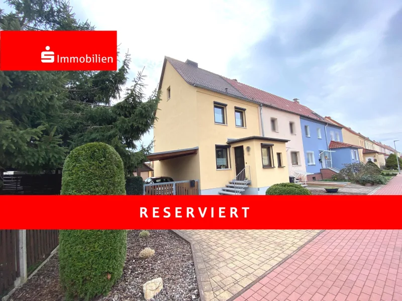 Hausvorderansicht - Haus kaufen in Hermsdorf - * Idyllisches Einfamilienhaus mit Garten und Garage *