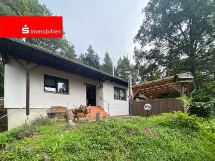 Bungalowansicht - Grundstück kaufen in Weißenborn - ** Freizeitgrundstück mit Wochenendhaus im Bungalowstil**