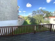 Erdgeschoss: Ausblick von der Terrasse in den Garten