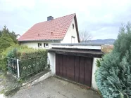 Außenansicht Haus und Garage