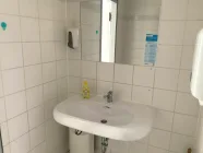 Sanitäre Einrichtung mit Toilette