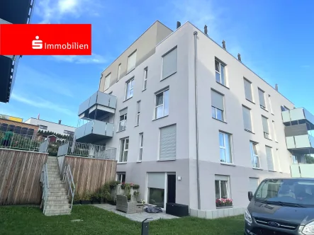 Außenansicht Wohnhaus - Wohnung mieten in Zöllnitz - Gemütliche 2-Zimmer-Wohnung mit Balkon 