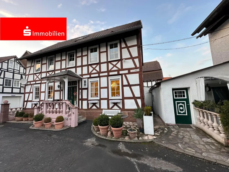  - Haus kaufen in Stadtallendorf - Bauernhaus mit viel Land und Nebengebäuden