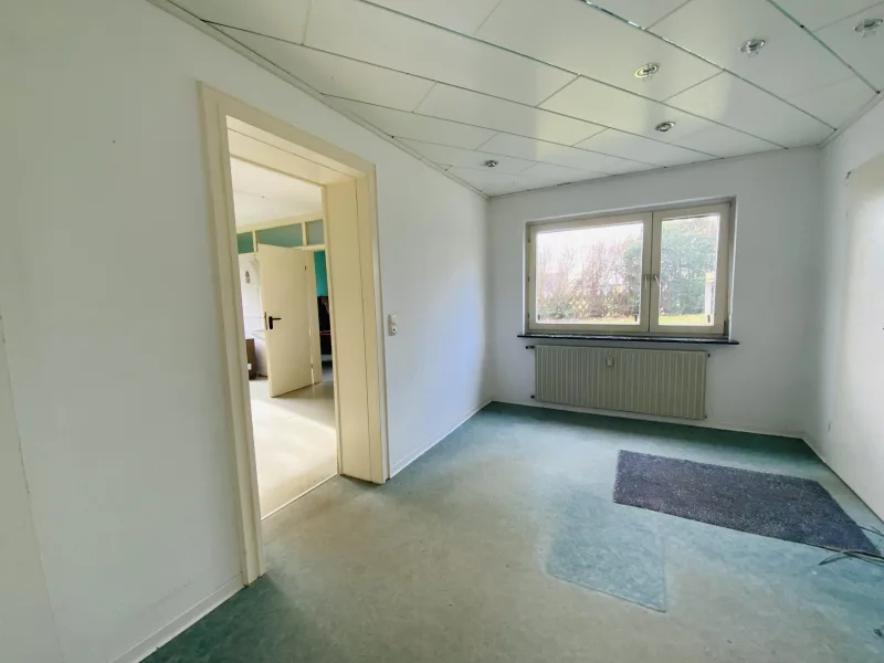 Zimmer / Büro Gartengeschoss