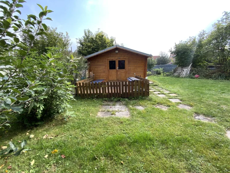 Gartenhaus mit Terrasse 