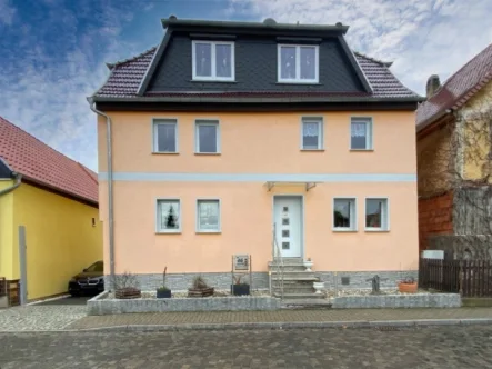 Herzlich Willkommen - Haus kaufen in Buttstädt - Ein Ort zum Ankommen – Ihr neues Zuhause mit großem Garten und vielen Möglichkeiten