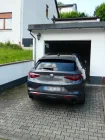 Garage neben dem Haus