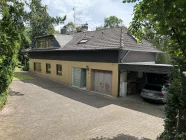 Hofansicht und Carport