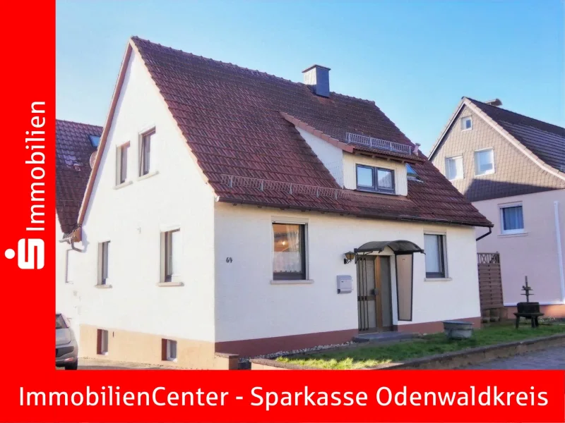 Ansicht Nord-Ost - Haus kaufen in Michelstadt - Einfamilienhaus mit kleinem Vorgarten, Terrasse und Garage