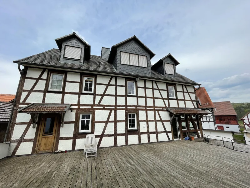 Ansicht Wohnhaus von Dachterrasse