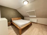 Schlafzimmer DG