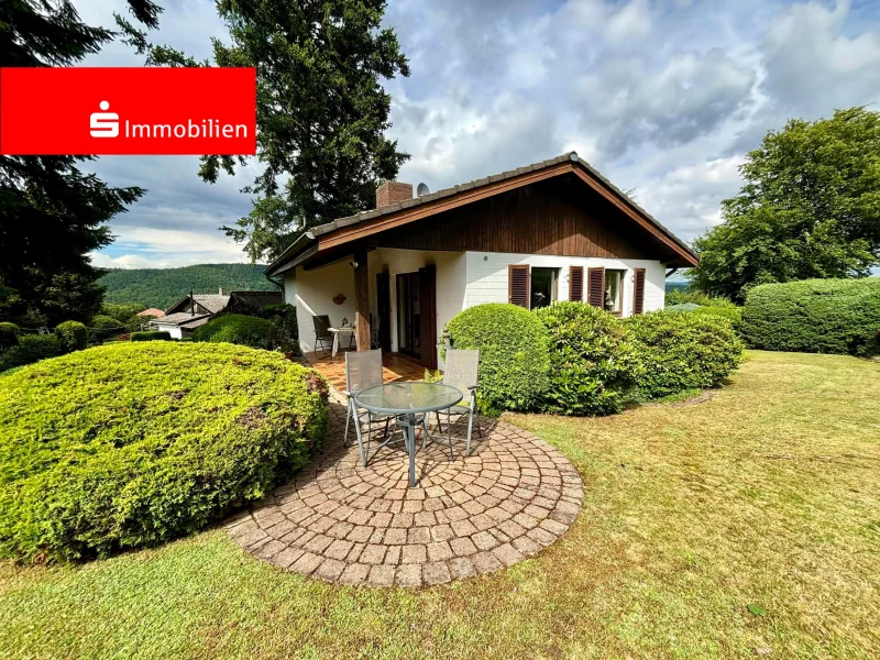 Außenansicht - Haus kaufen in Edertal - Wunderschönes Ferienhaus am Edersee in traumhafter Lage