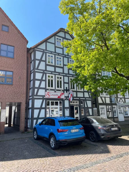 Außenansicht vom Obermarkt - Haus kaufen in Frankenberg - Historisches Wohnhaus in TOP-Lage von Frankenberg