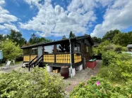 Terrasse rund um das Ferienhaus