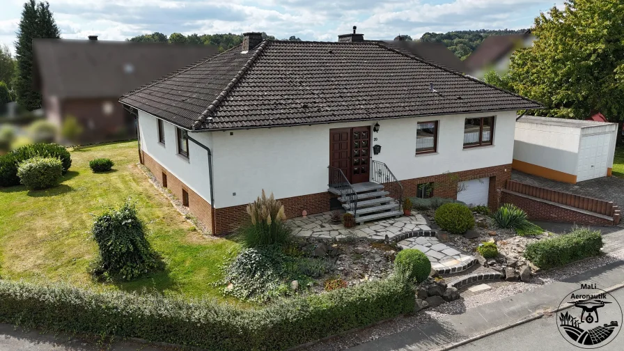 eingang3 - Haus kaufen in Gemünden - Attraktiver Bungalow am ruhigen Stadtrand