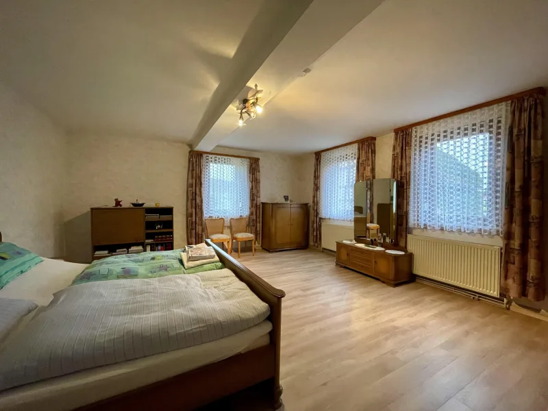 Schlafzimmer DG