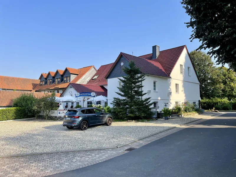 Parkplatz hinter dem Haus