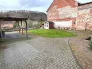 Hoffläche mit Carport