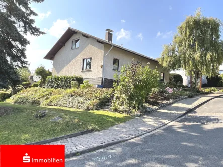 Vorderansicht - Haus kaufen in Neu-Eichenberg - Freistehendes Einfamilienhaus mit Garten in bester Lage!