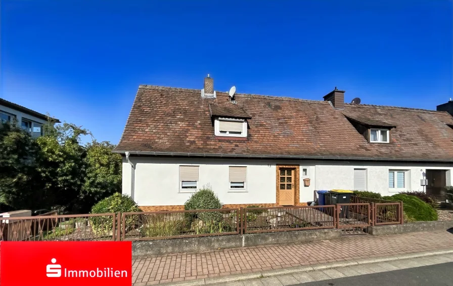 Außenansicht - Haus kaufen in Sontra - Gepflegtes Reihenendhaus mit viel Platz und großem Garten