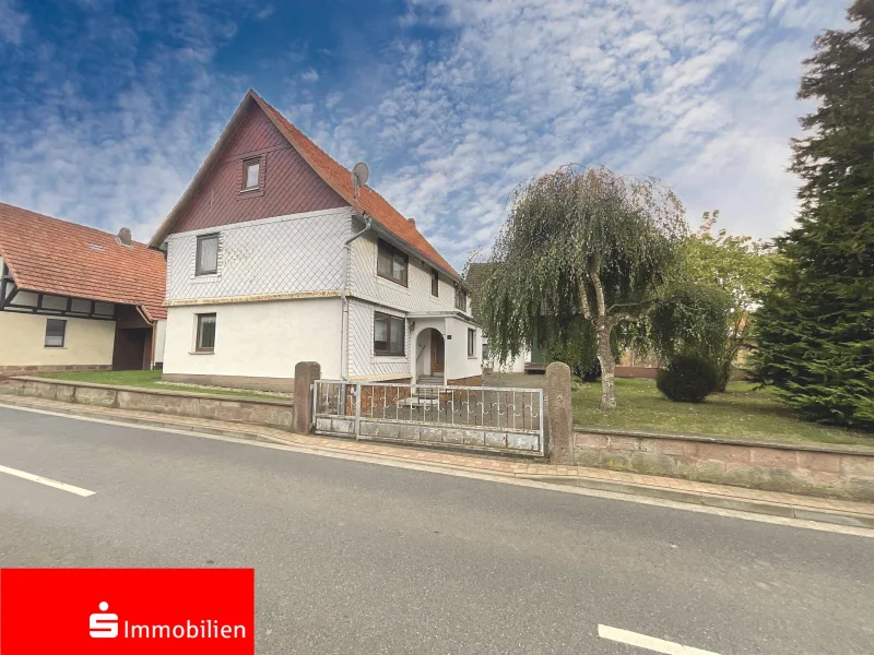 Vorderansicht - Haus kaufen in Wahlhausen - Bauernhof mit Wohnhaus, Stallungen und Scheune 