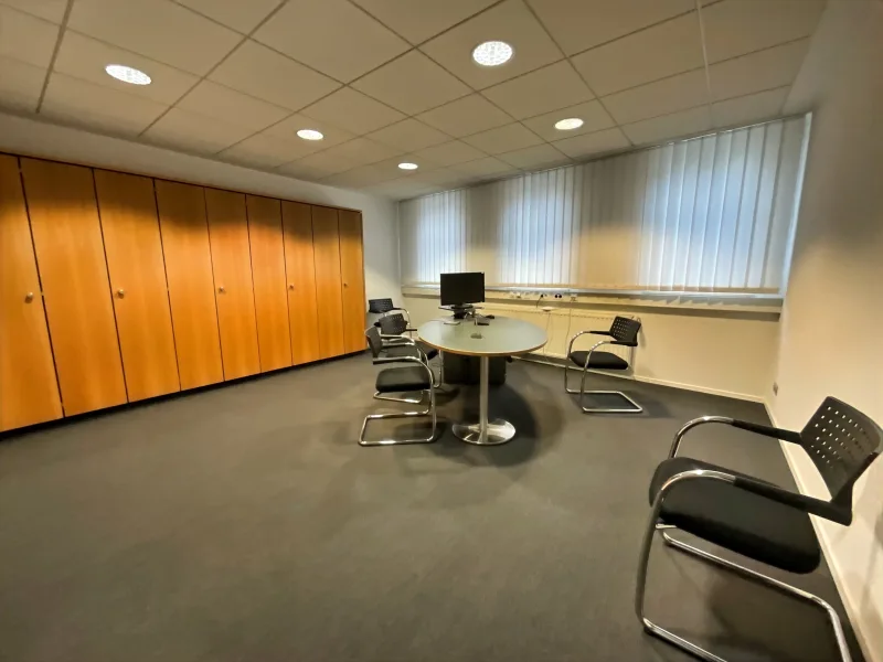 Büro EG