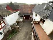 Rechts Balkon im 1. Obergeschoss