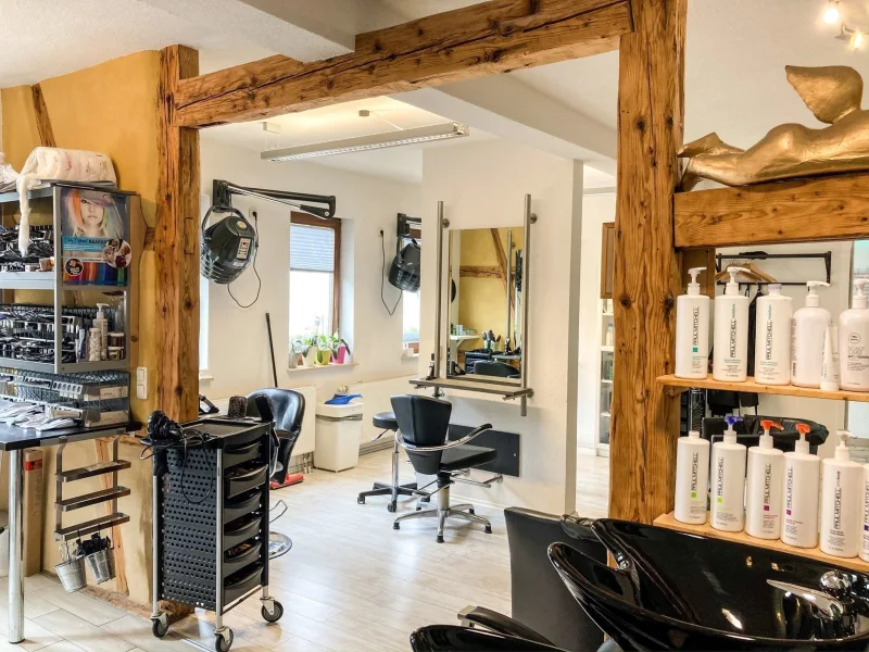 Blick in den Salon, Einrichtung inklusive möglich