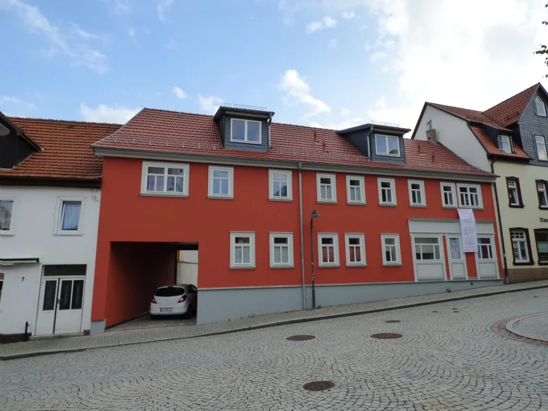 Straßenansicht - Wohnung mieten in Ilmenau - Elegant und exklusiv im Zentrum von Ilmenau!