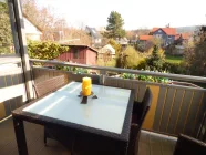 Blick vom Balkon in den Garten