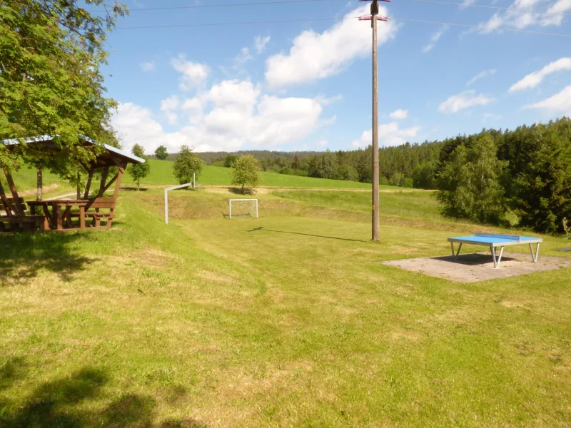 Freizeitfläche hinter dem Haus