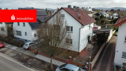 Außenansicht - Haus kaufen in Lorsch - Renovierungsbedürftiges Juwel auf großem Grundstück