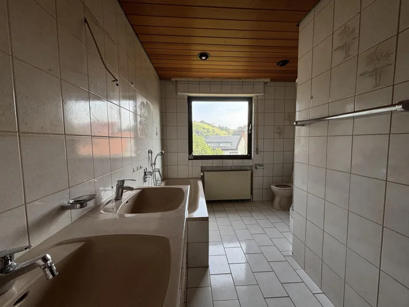 Badezimmer EG