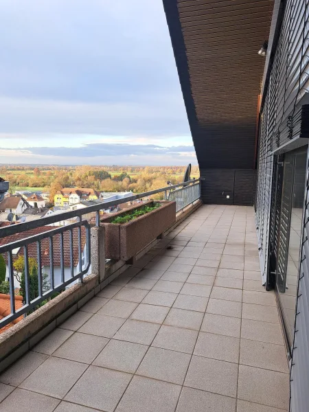 Balkon OG