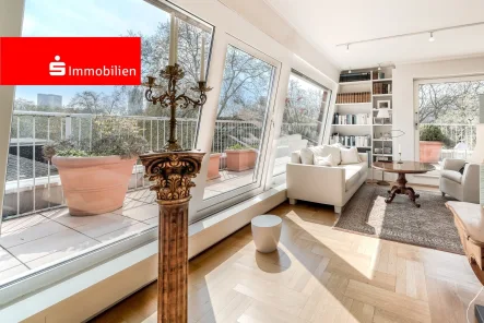 Wohnbereich mit Terrassenzugang - Wohnung mieten in Frankfurt - Am Palmengarten: Exklusives Penthouse, luxuriös und einzigartig