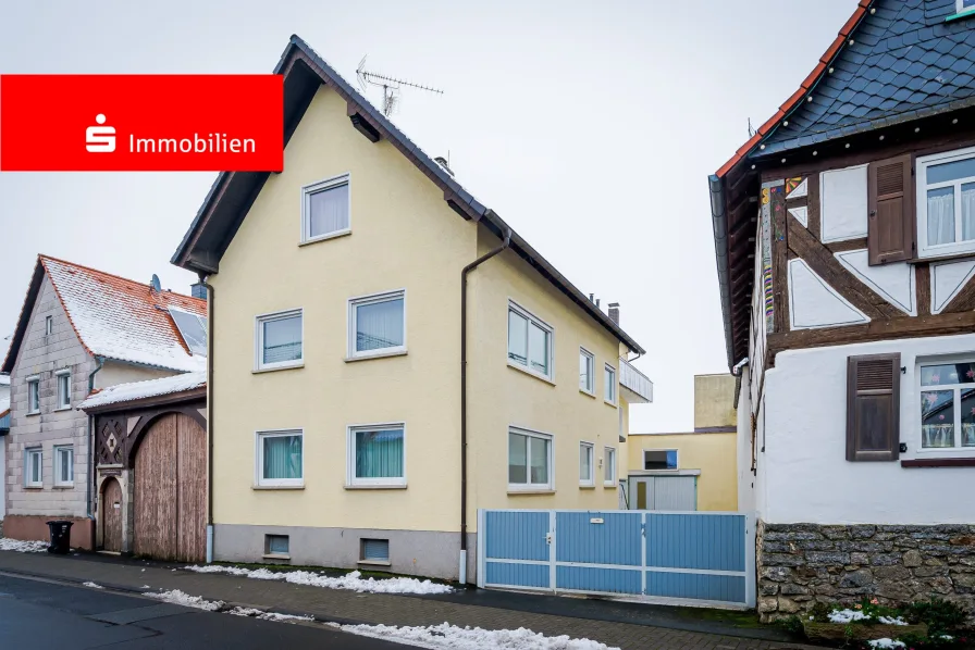 Außenansicht - Haus kaufen in Butzbach - Butzbach Pohl-Göns: Vielseitiges Anwesen mit Großzügigkeit und Potential mit angeschlossener Halle