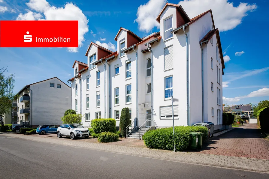 Hauseingang - Wohnung kaufen in Maintal - Maintal-Bischofsheim: Schick ! Lichtdurchflutet ! Modern ! Maisonettewohnung mit Terrasse !