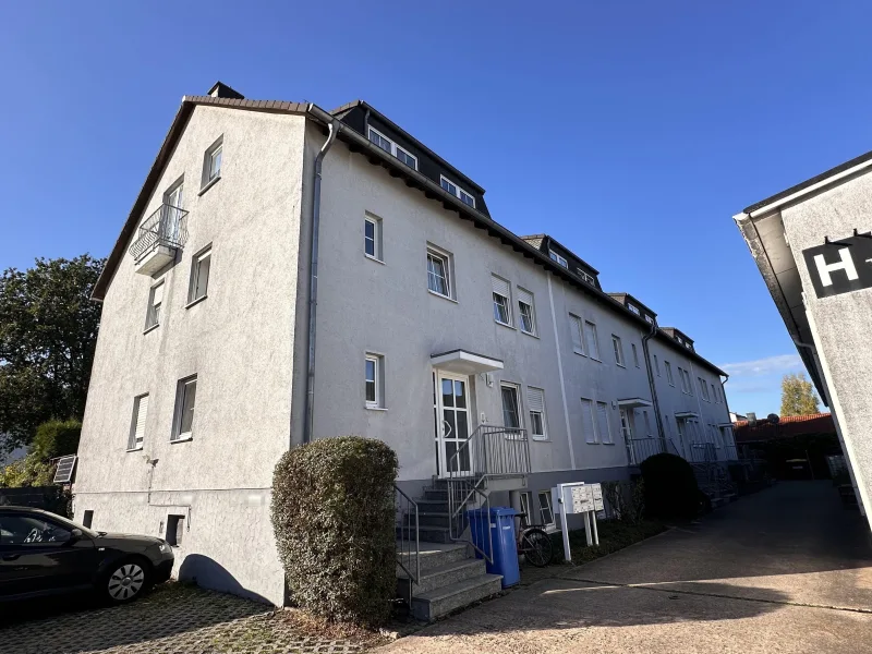 Außenansicht Wohnhaus mit 16 Wohnungen