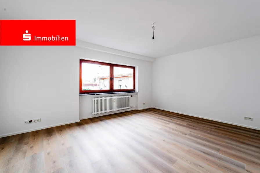 Wohnzimmer - Wohnung kaufen in Frankfurt - Frankfurt-Nied: Frisch modernisierte Zweizimmerwohnung!