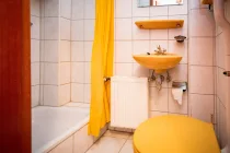 Badezimmer mit Dusche 