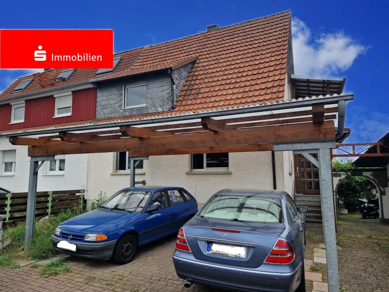 Ansicht Strassenseite - Haus kaufen in Freigericht - Zwei Häuser zu einem Preis für mehrere Generationen in Freigericht-Somborn