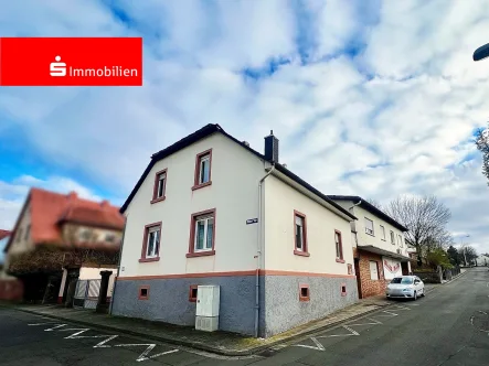 Außenansicht - Haus kaufen in Gelnhausen - Zwei Einfamilienhäuser mit Potenzial in Gelnhausen-Meerholz