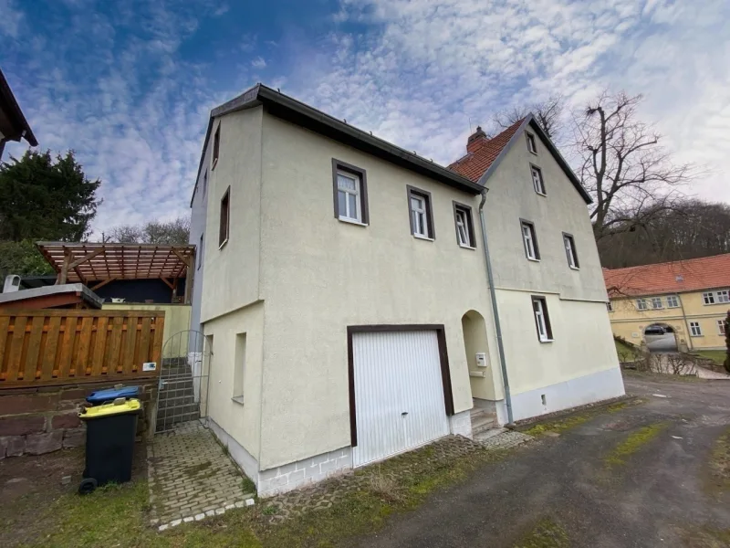 Einfamilienhaus mit Garage