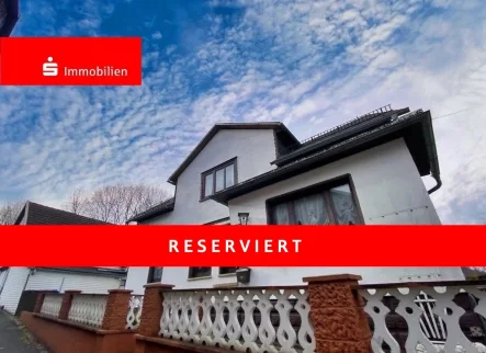 Straßenansicht - Haus kaufen in Waltershausen - ***Vielseitige Immobilie mit Platz für die ganze Familie***