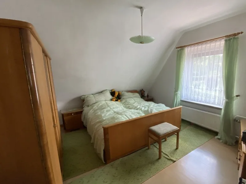 Schlafzimmer 1 DG